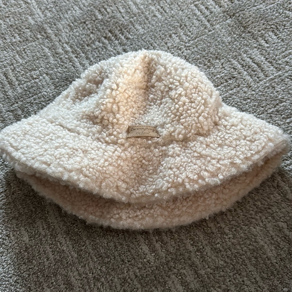 Bucket hat